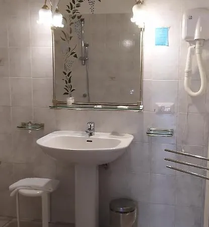 B&B Oasi Regina Pacis Santa Margherita Ligure Exterior photo