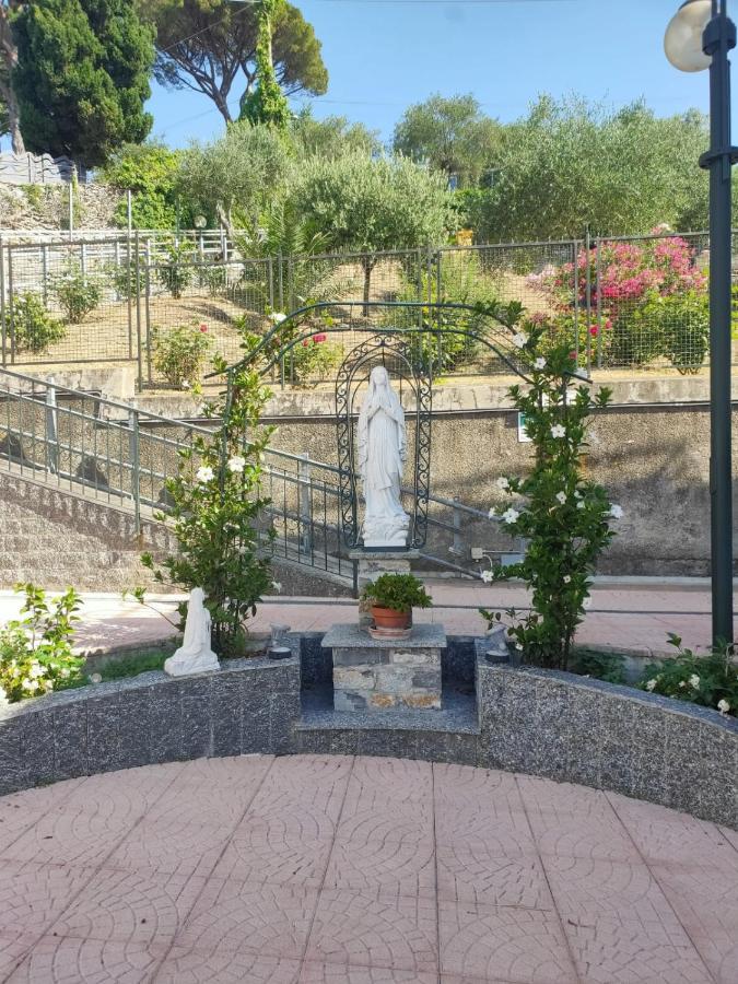 Oasi Regina Pacis Bed & Breakfast *